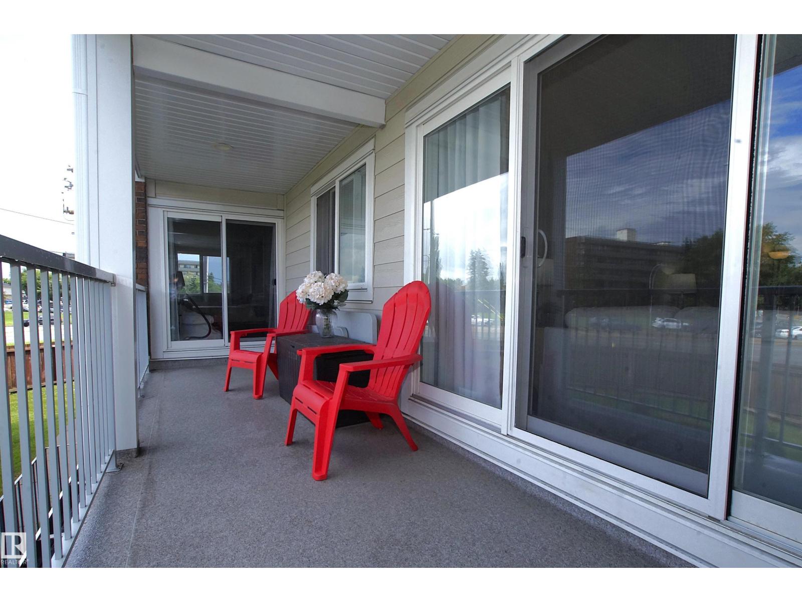 #235 4404 122 ST NW - 41