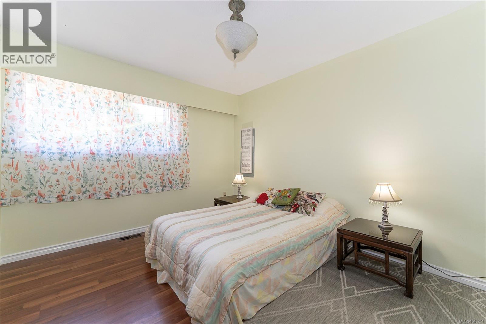 2454 Seine Rd - 20