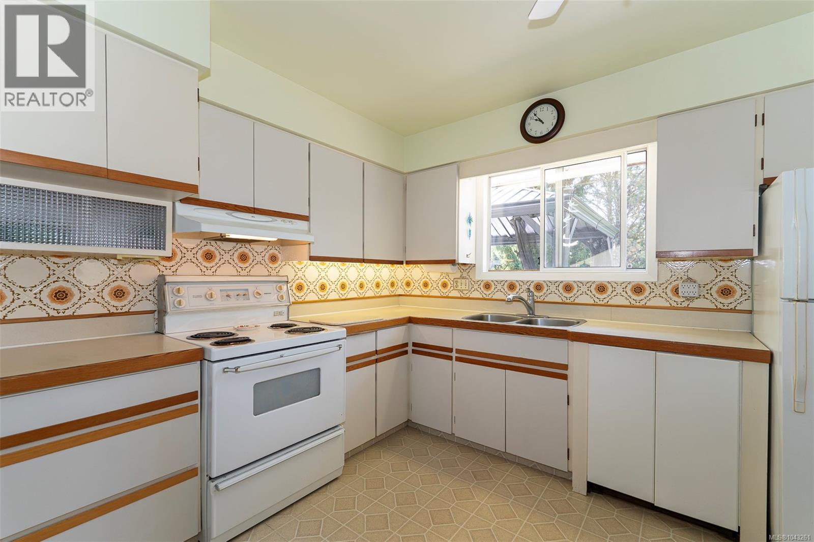 2454 Seine Rd - 15