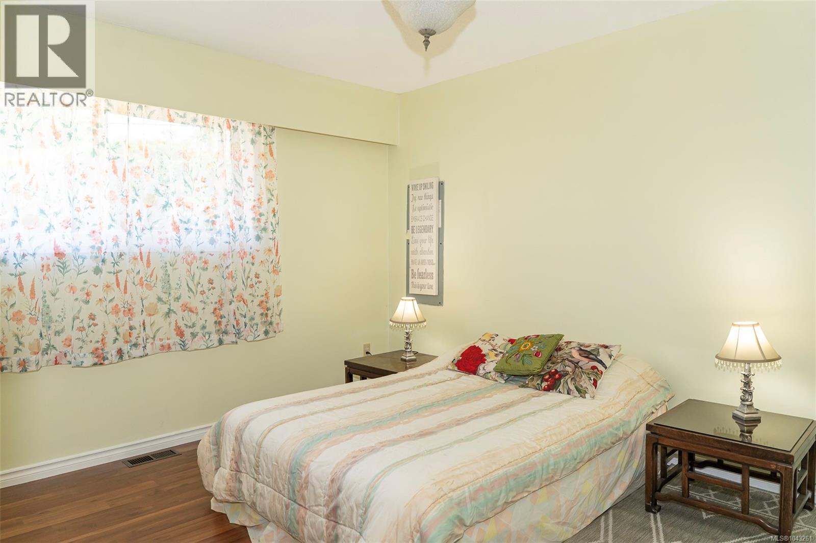 2454 Seine Rd - 33