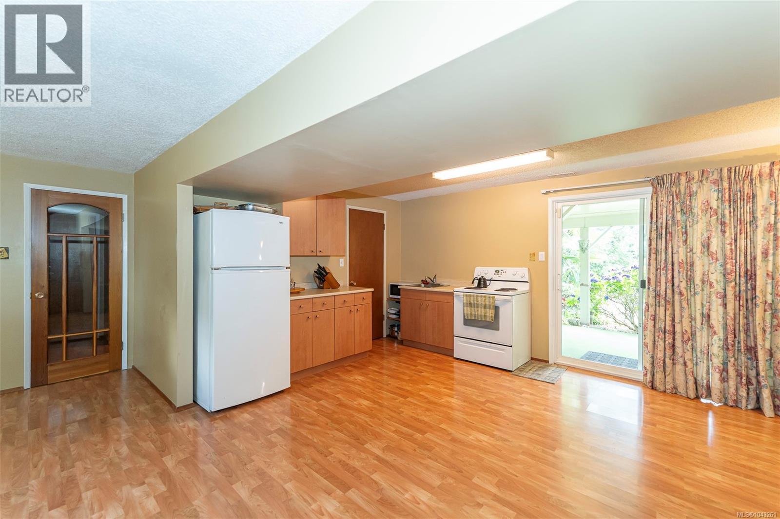 2454 Seine Rd - 45