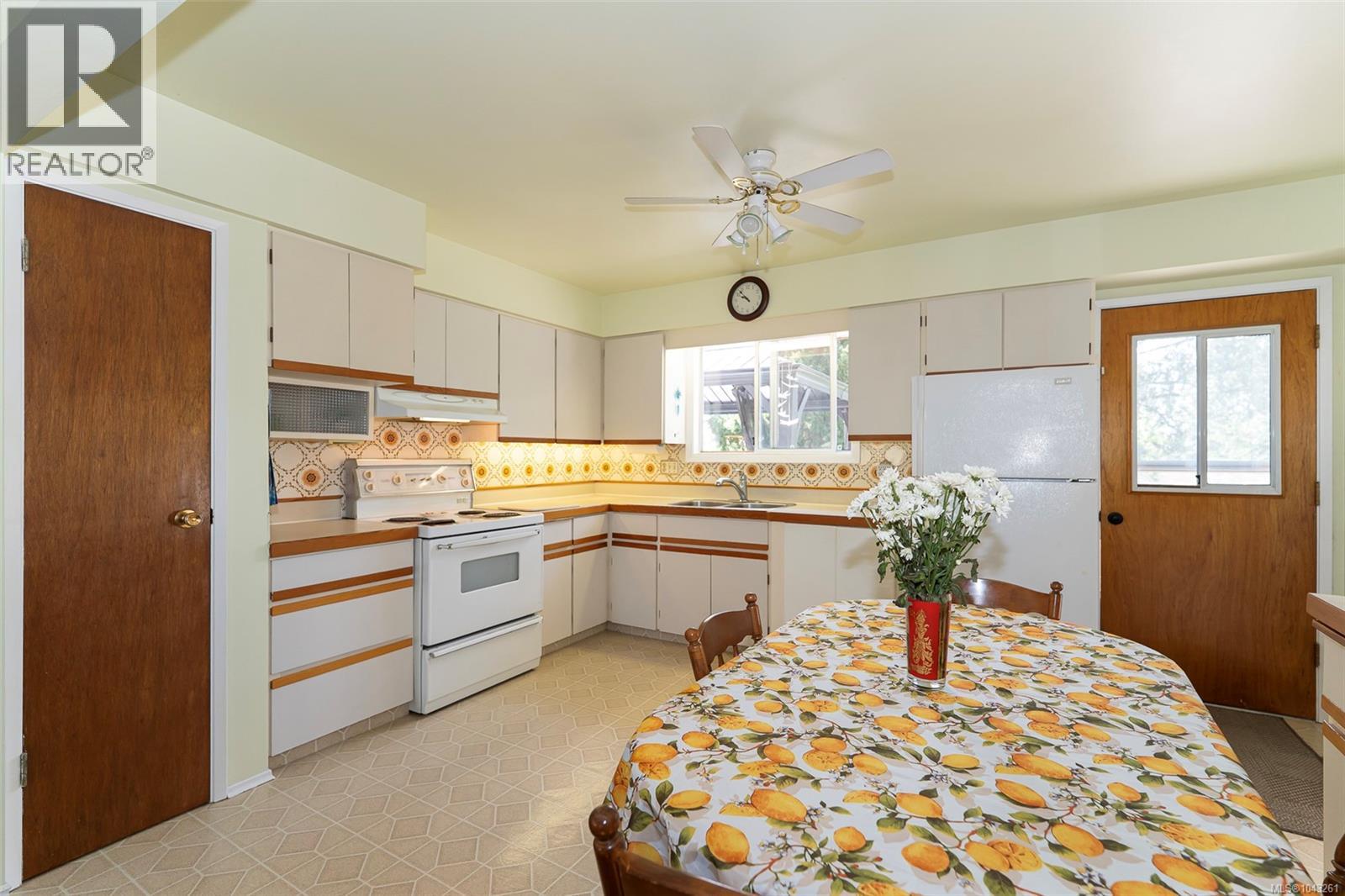 2454 Seine Rd - 13