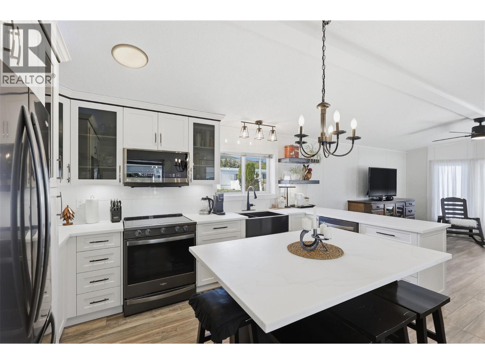 3 SATURN Drive - 6