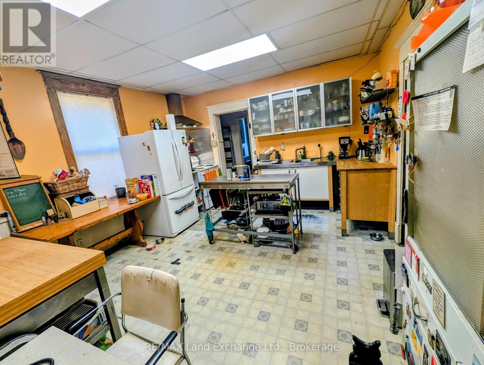 570 10TH STREET - 21