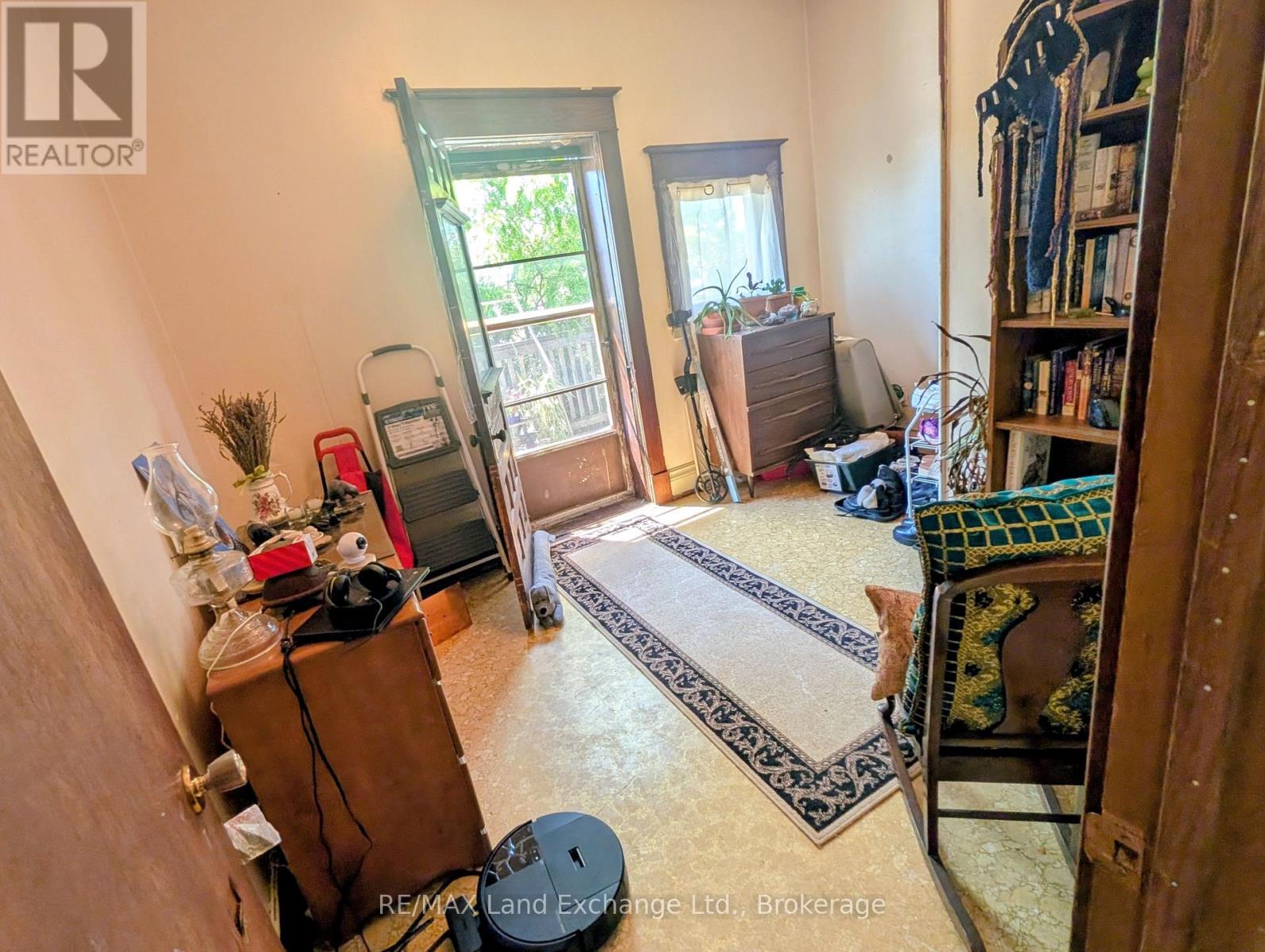 570 10TH STREET - 33