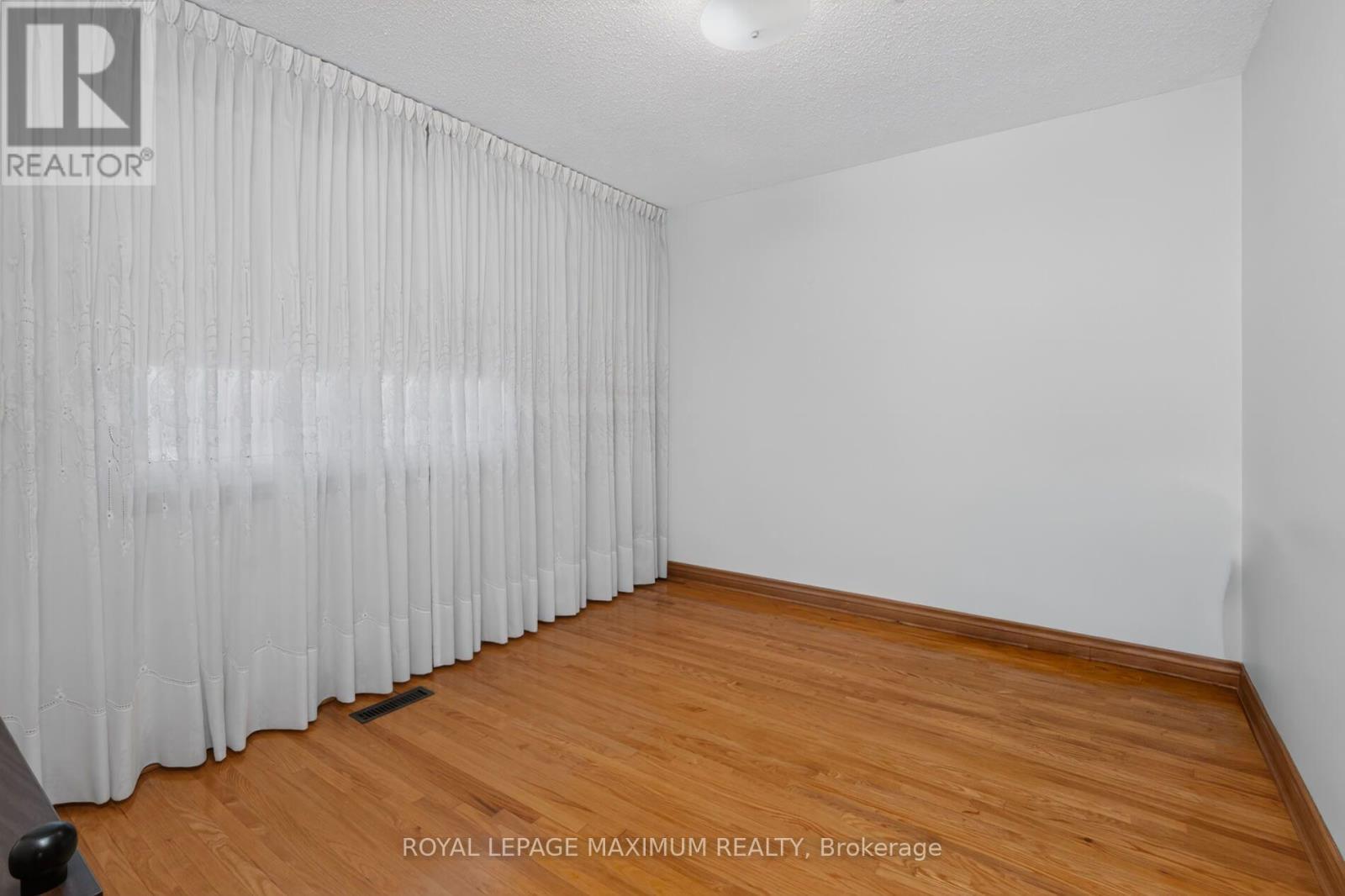 162 WIGWOSS DRIVE - 19