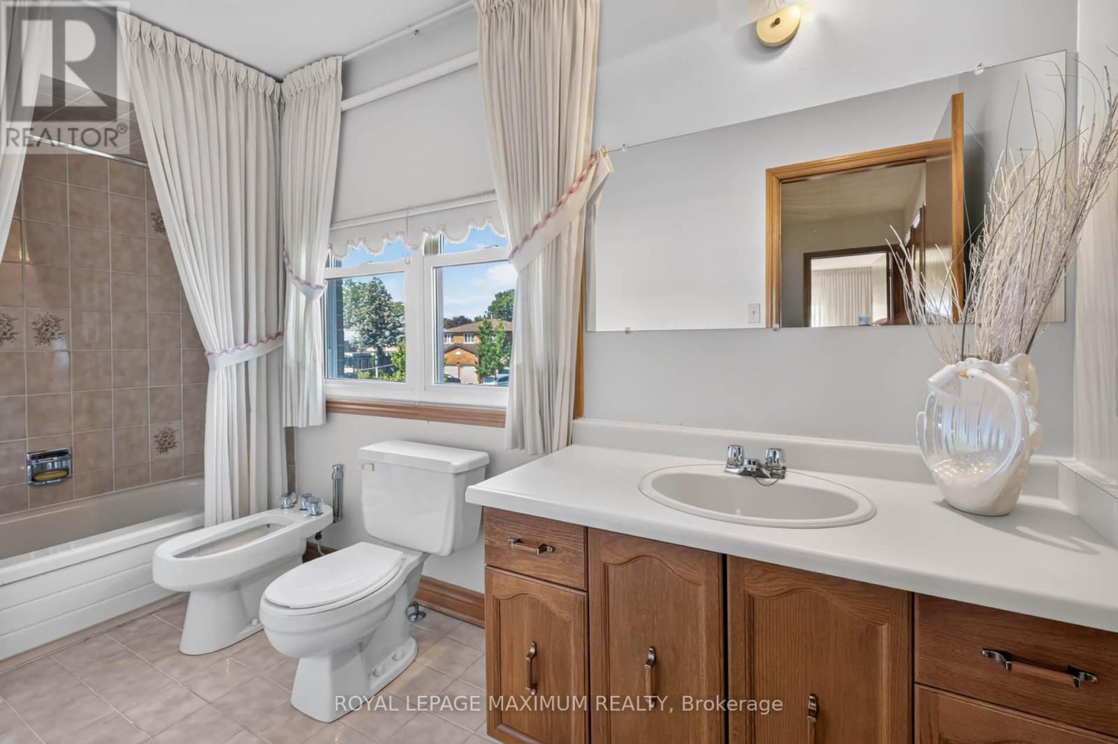 162 WIGWOSS DRIVE - 21