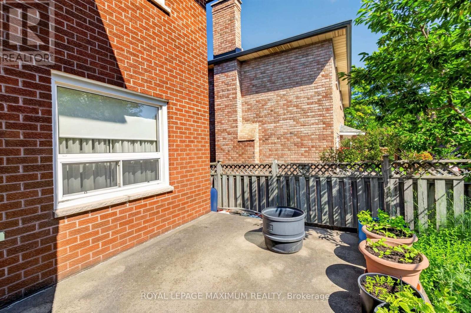 162 WIGWOSS DRIVE - 32