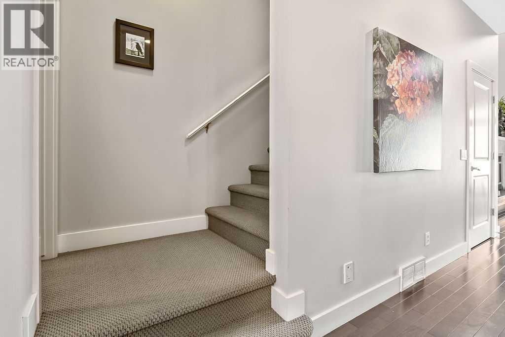 #14 6 Scarpe Drive SW - 19