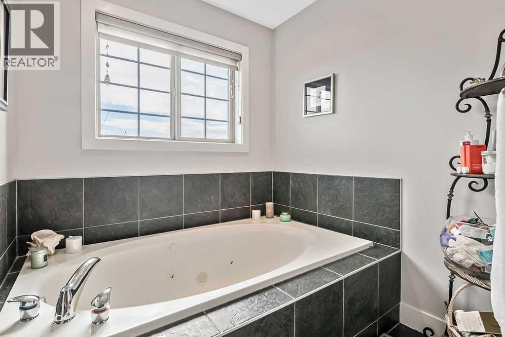 #14 6 Scarpe Drive SW - 33