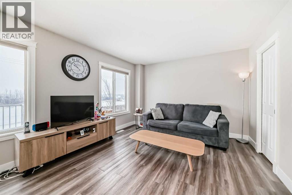 #11 2002 22 Avenue - 10