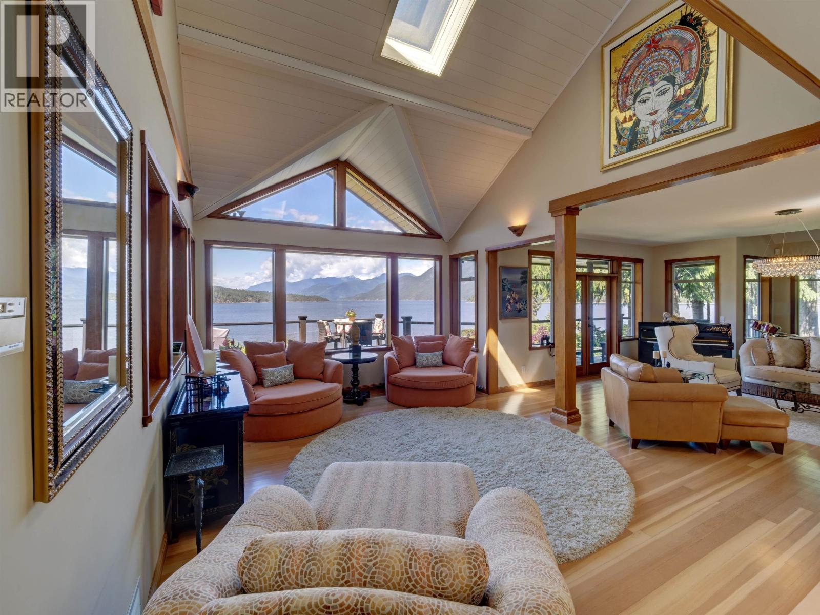 6480 SHORELINE PLACE, Sechelt