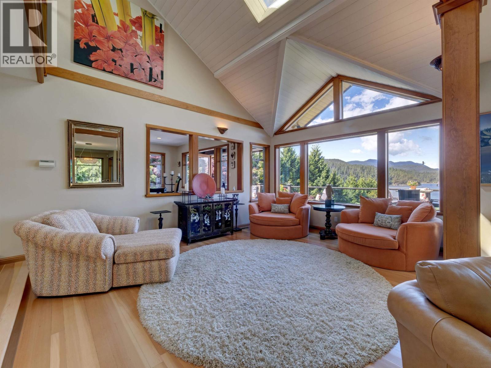 6480 SHORELINE PLACE, Sechelt