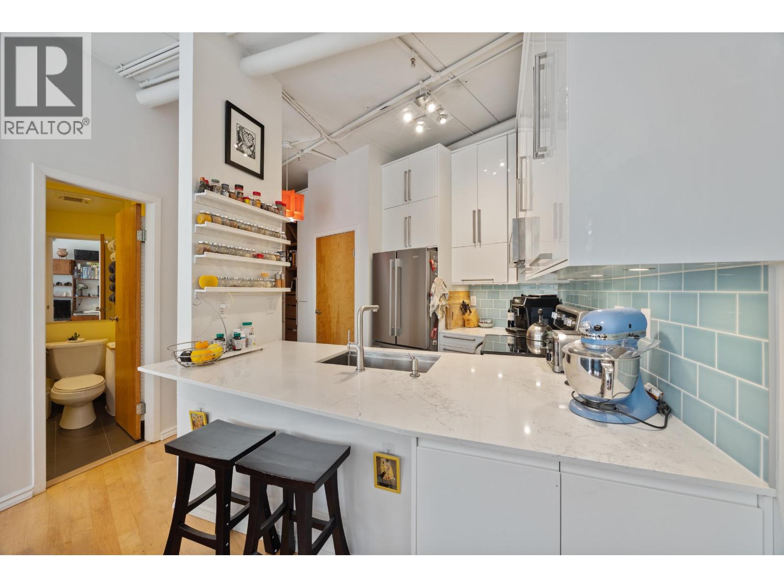 2 Bed, 2 Bath House for Sale in Vancouver – 301 28 POWELL STREET, Vancouver – MLS# R3146308 - Image 14