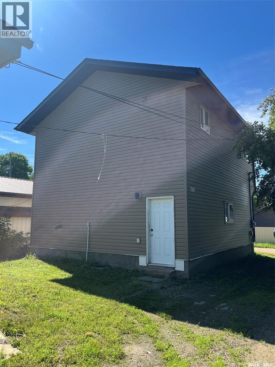 738 Henry STREET - 2