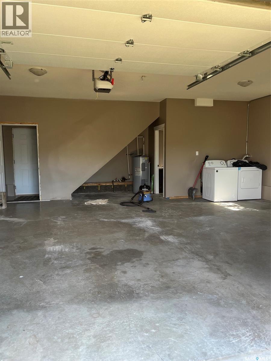 738 Henry STREET - 3