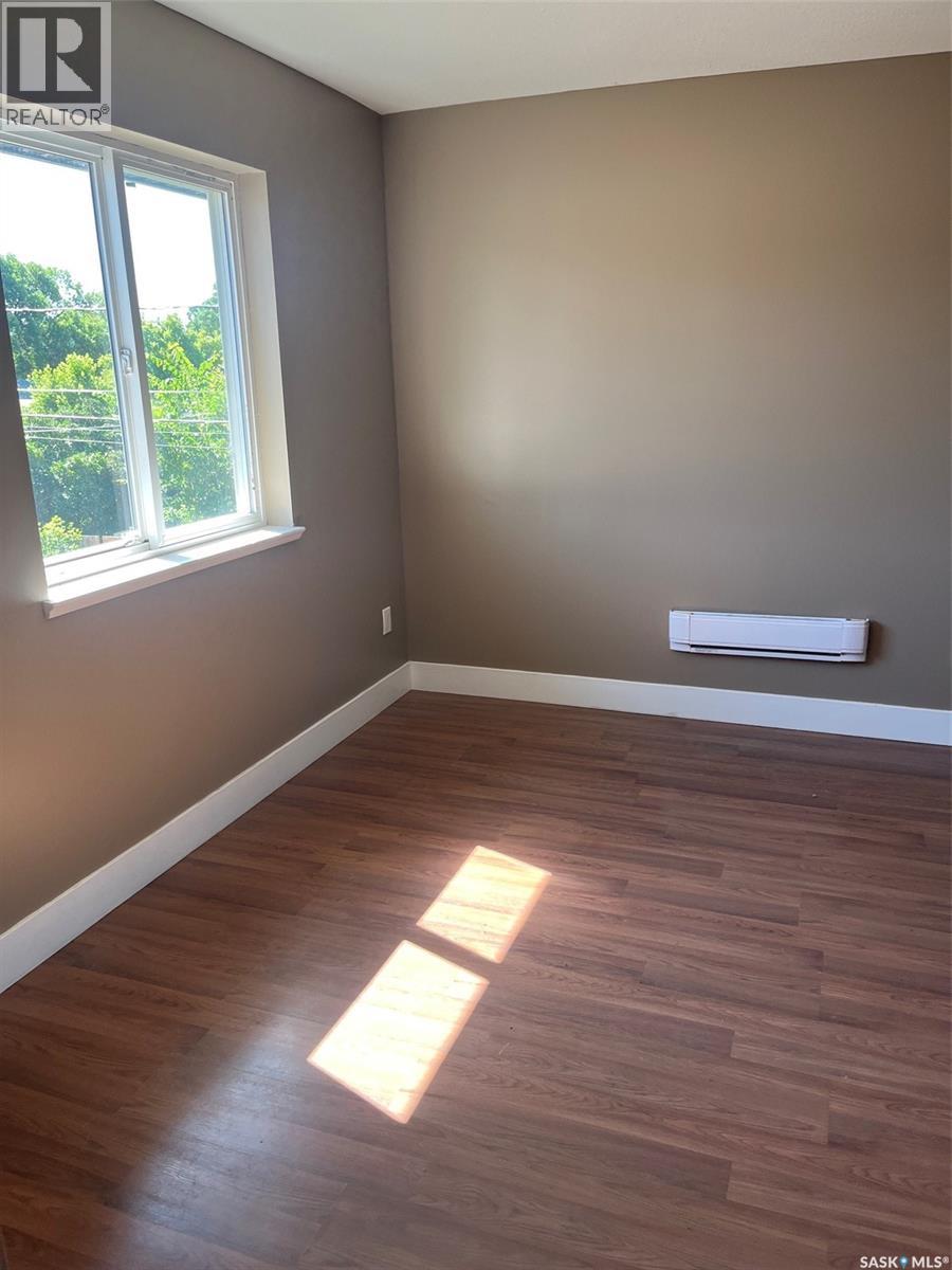 738 Henry STREET - 6