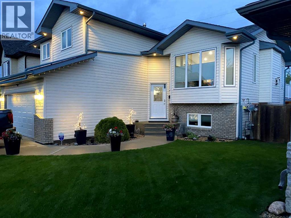 46 Lagrange Crescent - 48