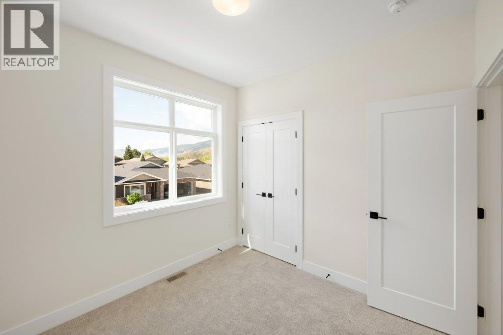378 Chardonnay Avenue, Oliver