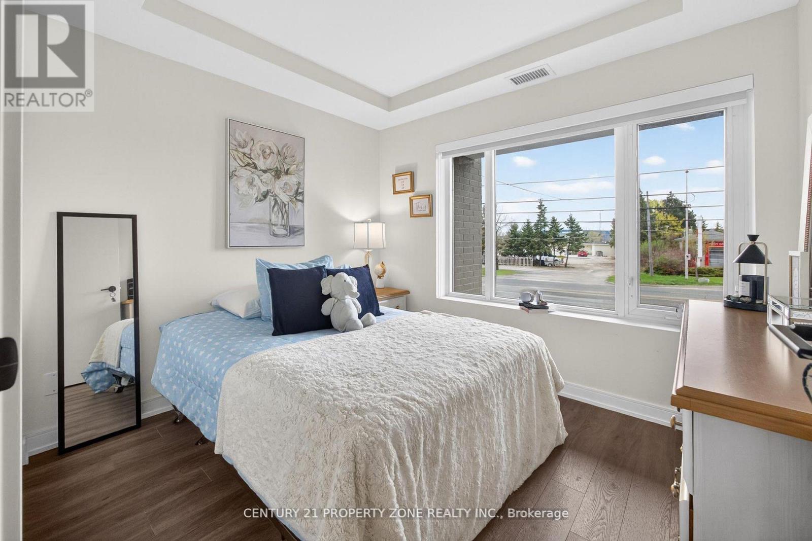 #TH 105 8010 DERRY ROAD W - 23