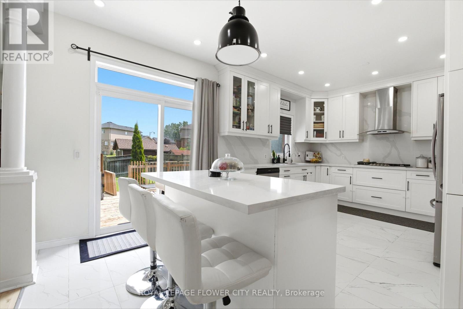 10 OWEN STREET - 10