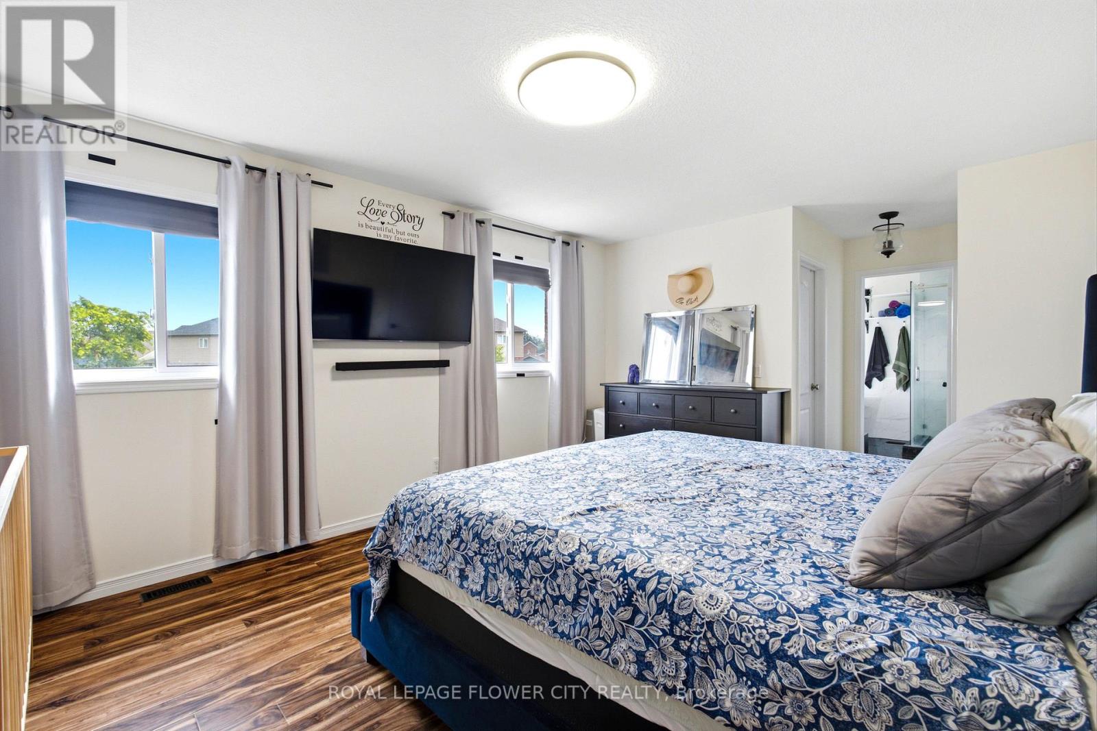 10 OWEN STREET - 32
