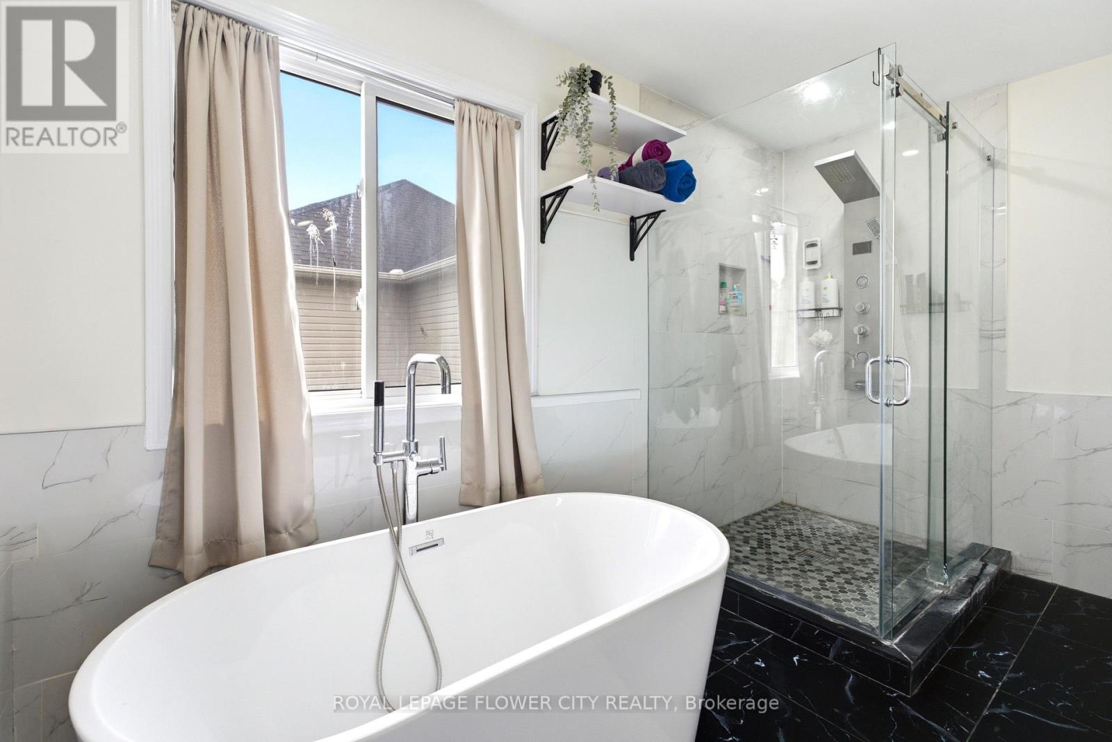 10 OWEN STREET - 35