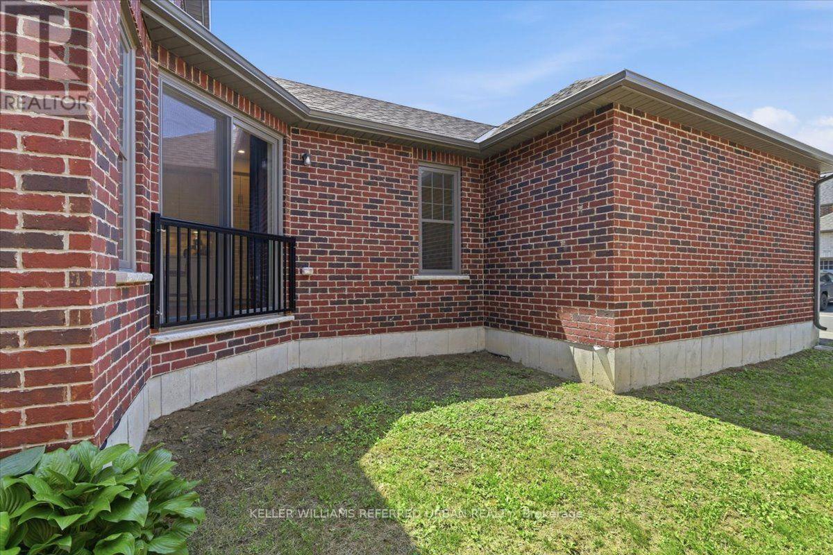 280 NOFTALL GARDENS - 33