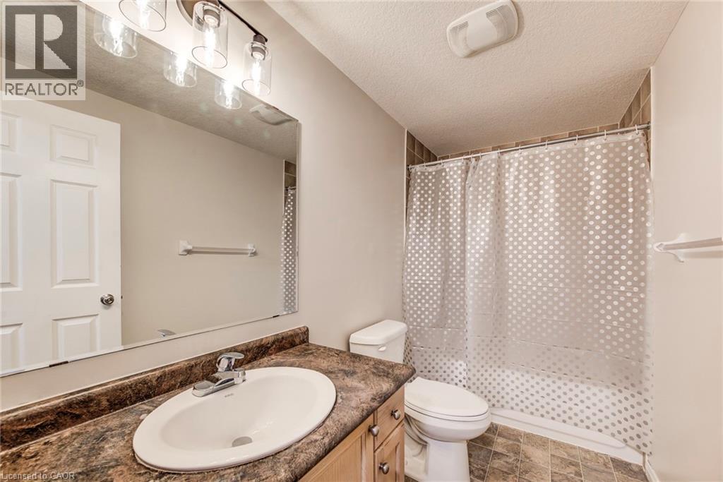 208 FEATHERSTONE Crescent - 19