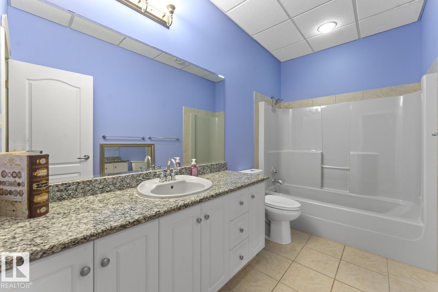 3006 WAYNE WY - 44