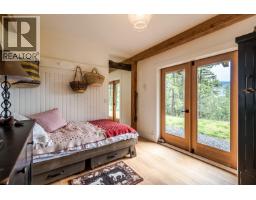 999 Kennedy, Lillooet, BC V0K1V0 Photo 9