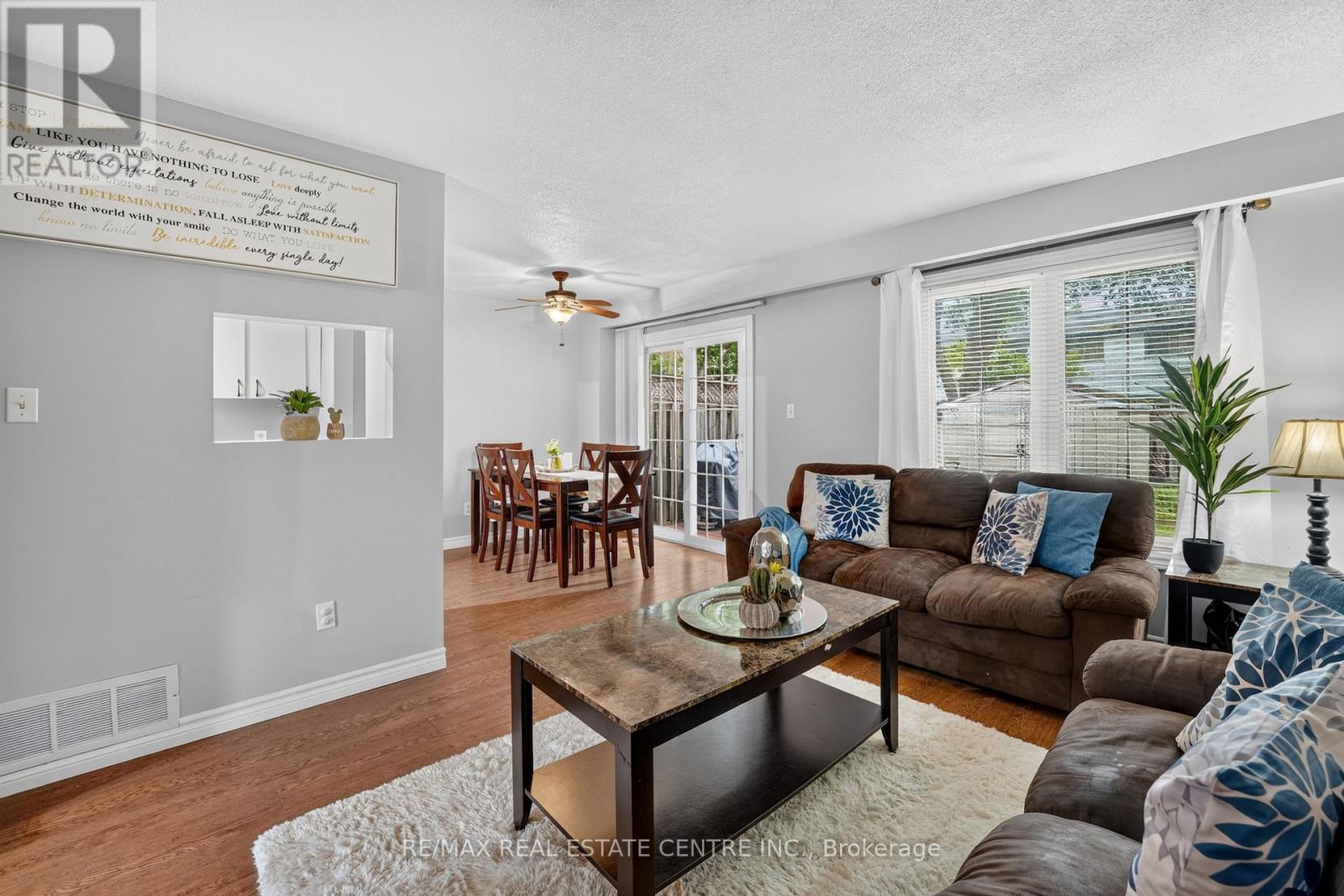 23 BURBANK CRESCENT - 14