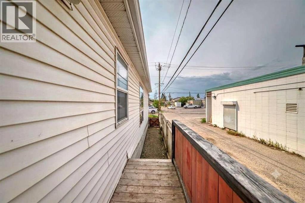 2714 74 Avenue SE - 17