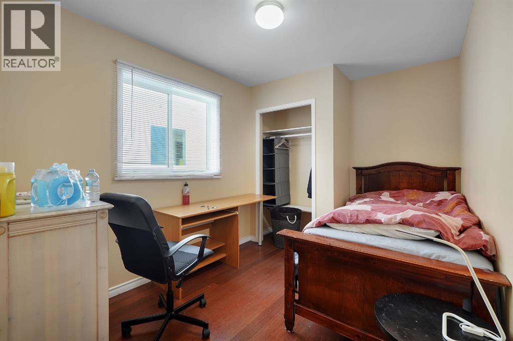 2714 74 Avenue SE - 9