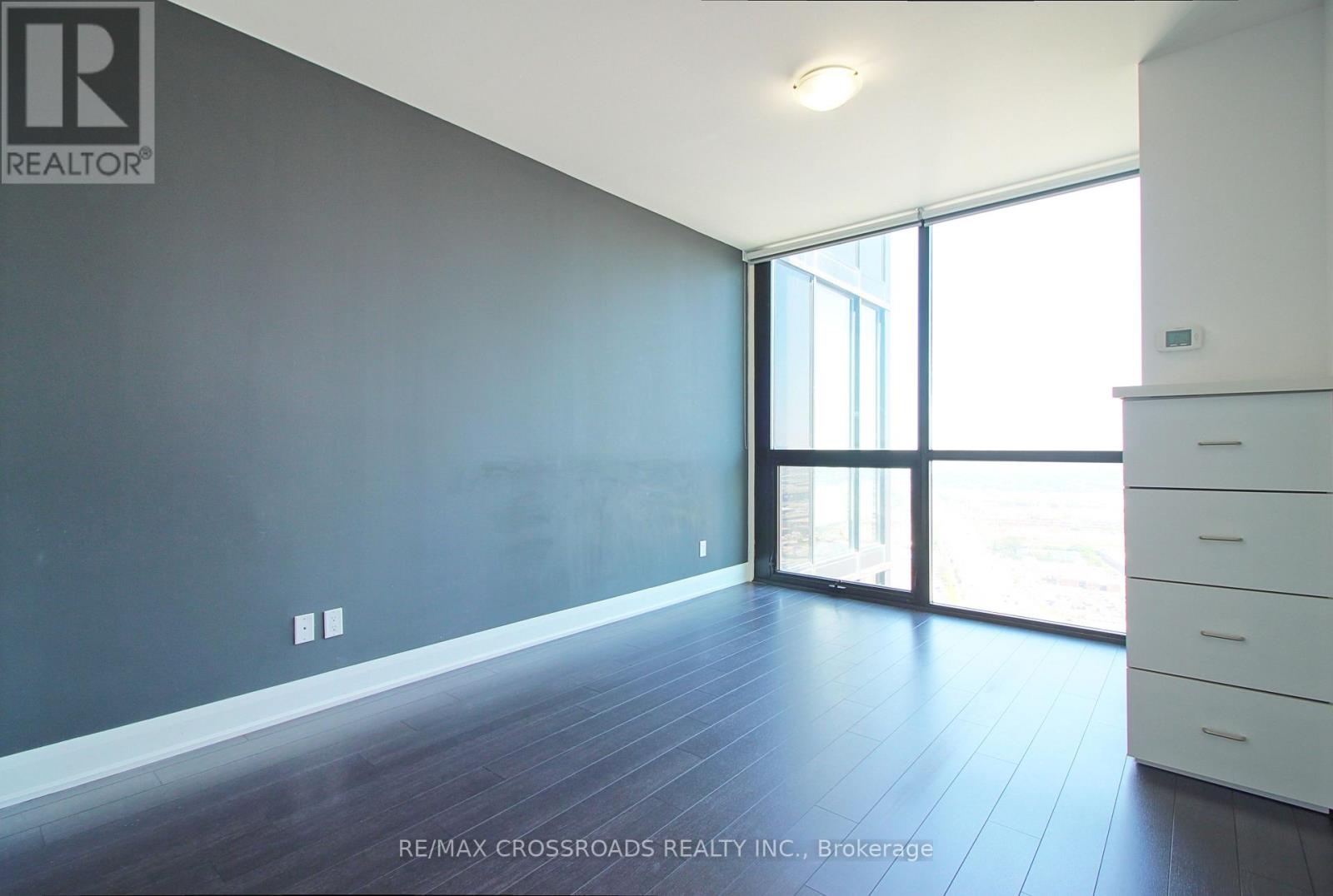 #3402 2900 HIGHWAY 7 - 16