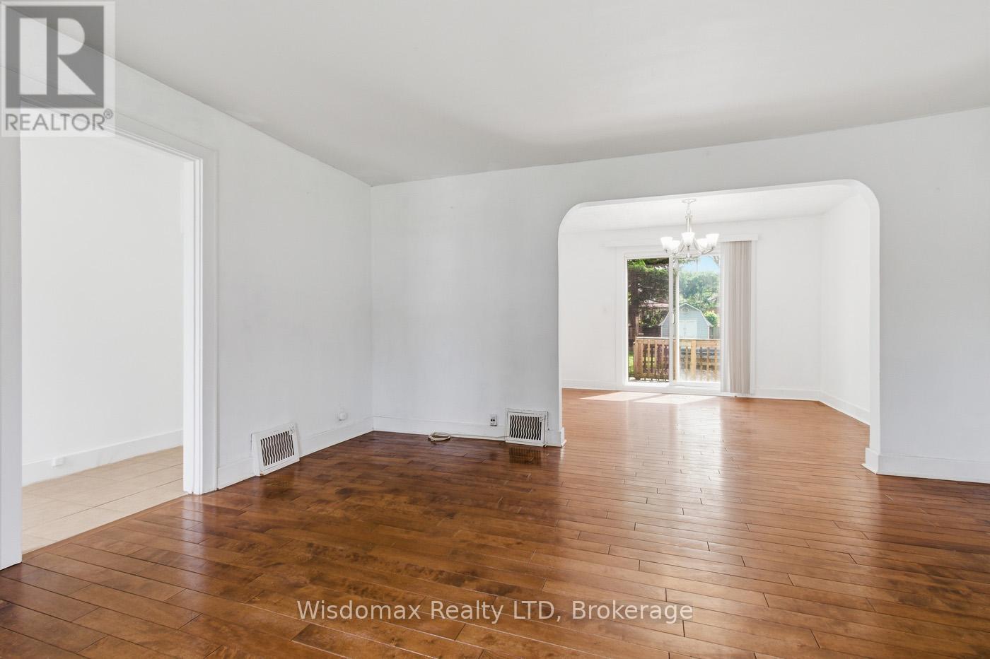 5782 MOULAND STREET - 8
