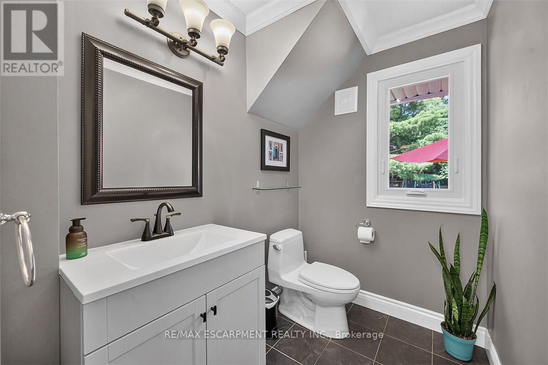181 CENTRAL DRIVE - 18