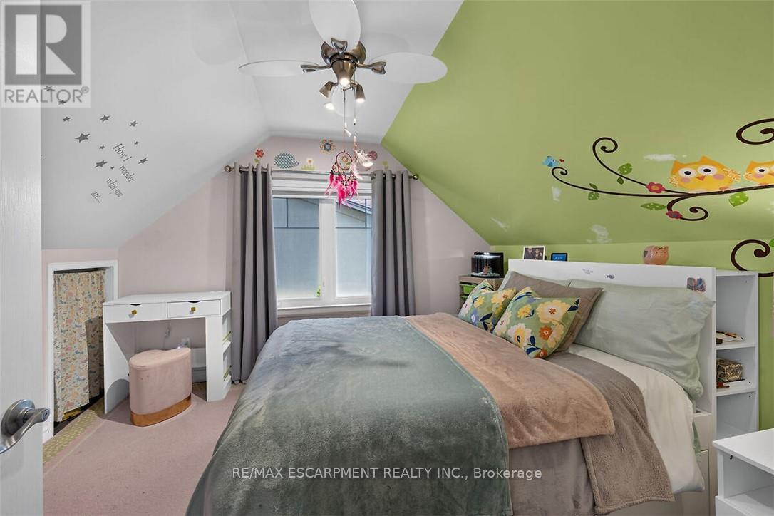 181 CENTRAL DRIVE - 19