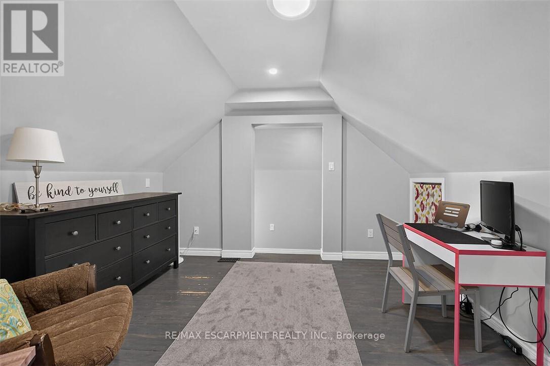 181 CENTRAL DRIVE - 25