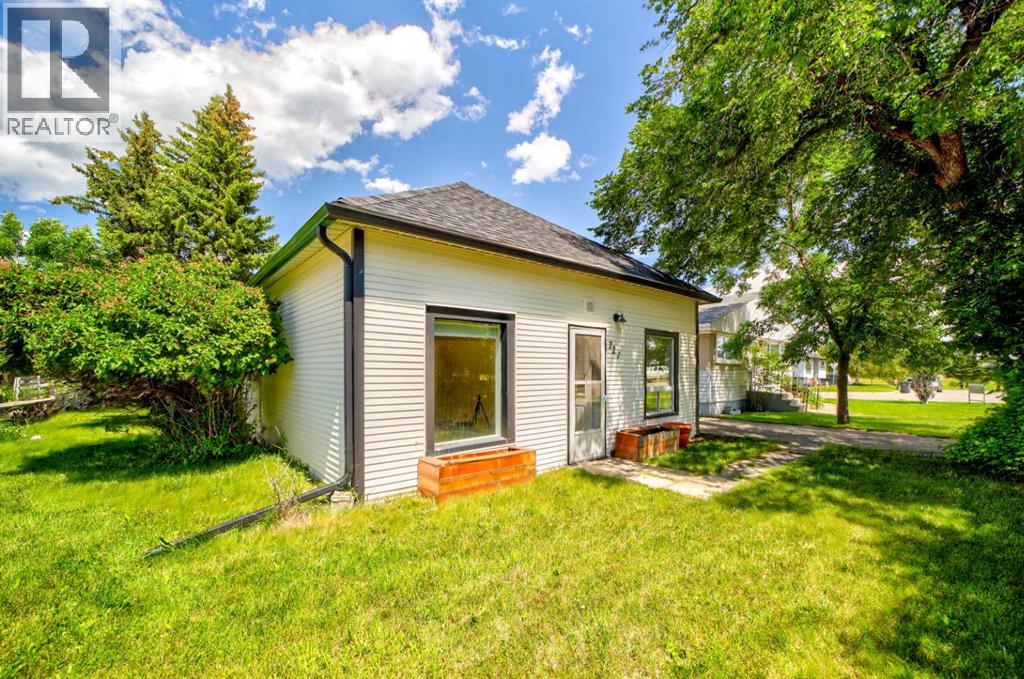 727 McDougall Street - 2