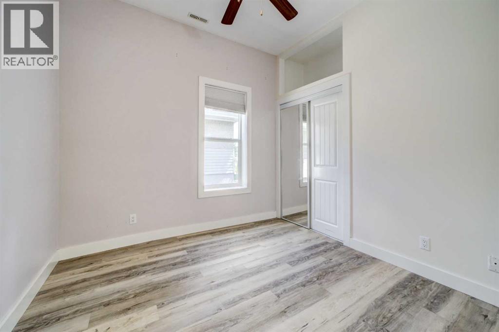 727 McDougall Street - 13