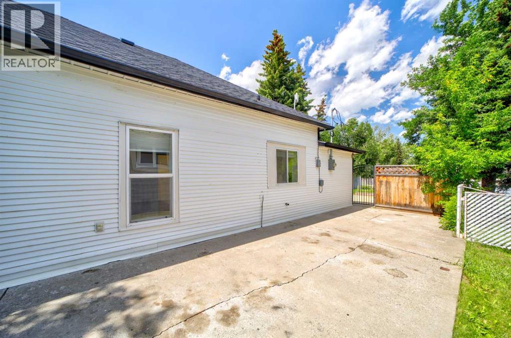727 McDougall Street - 25