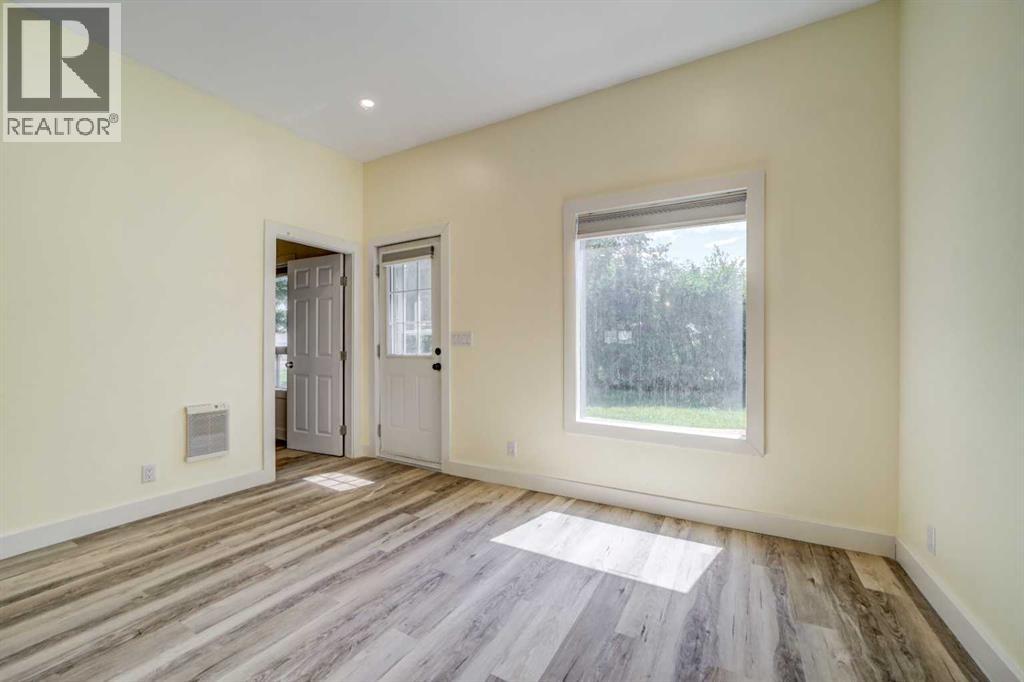 727 McDougall Street - 4