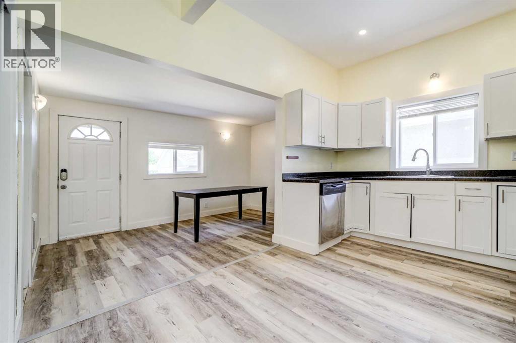 727 McDougall Street - 17