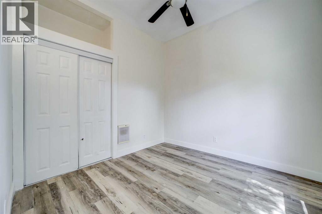 727 McDougall Street - 11