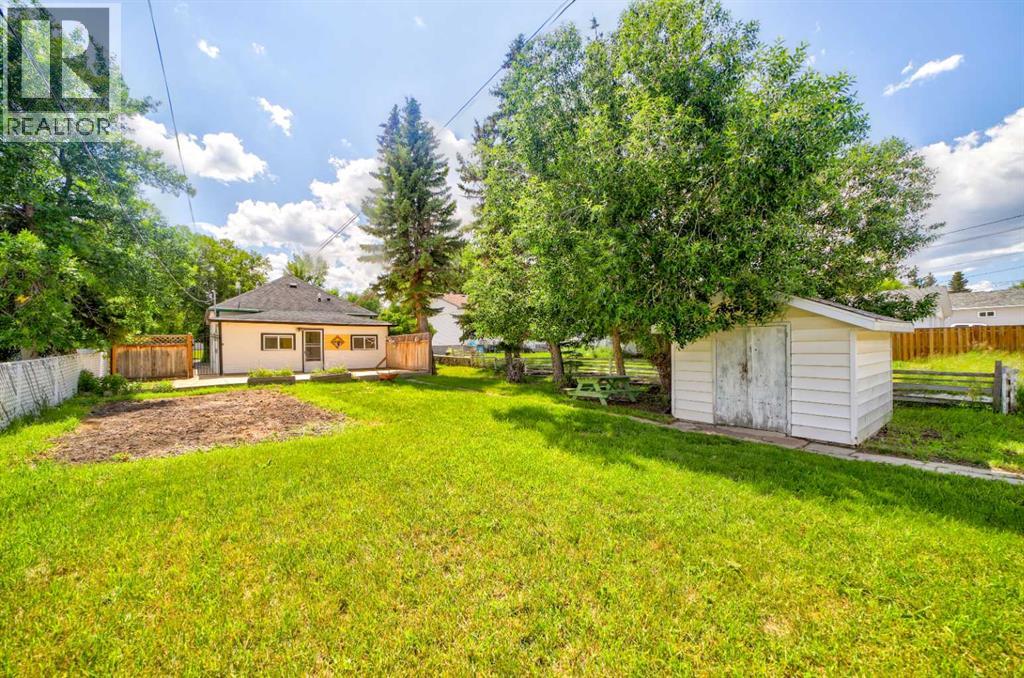 727 McDougall Street - 31