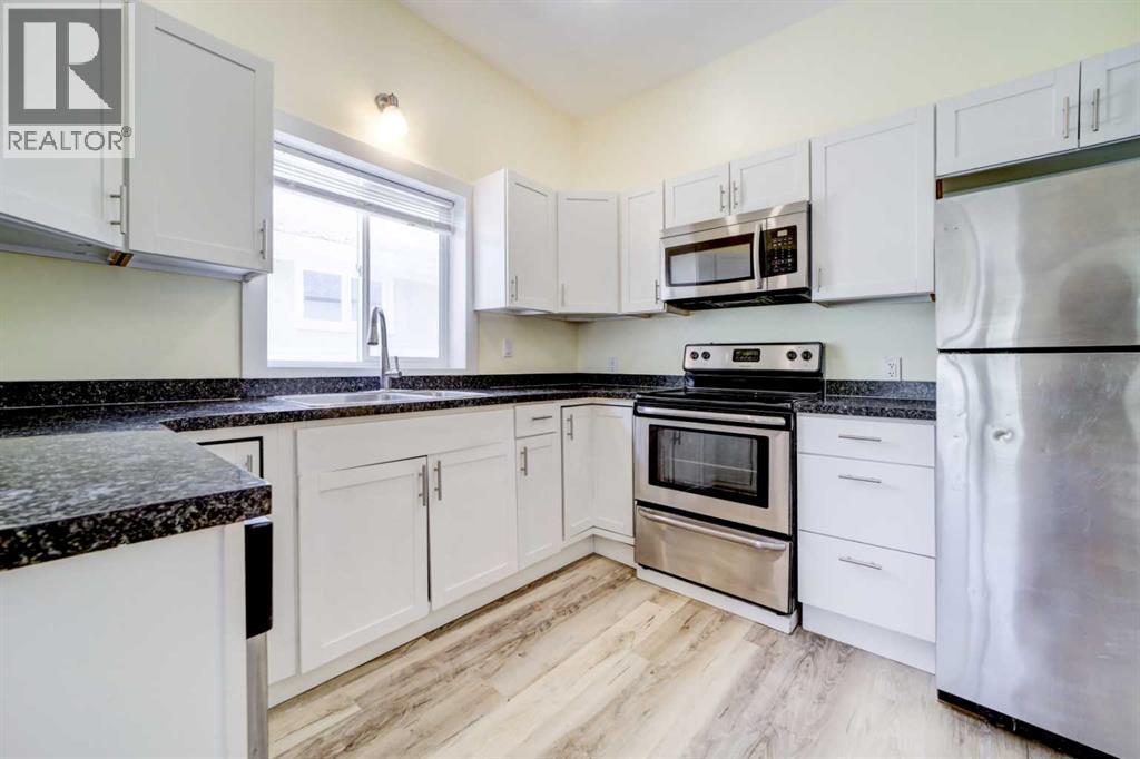 727 McDougall Street - 19