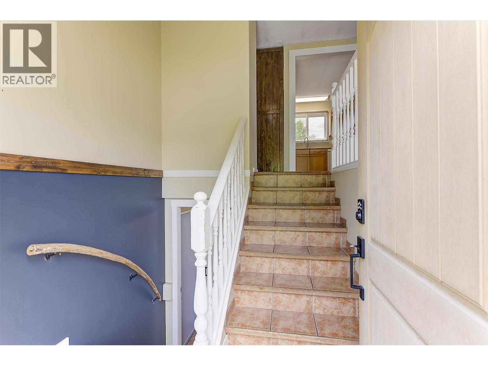1392 Elm Street - 23