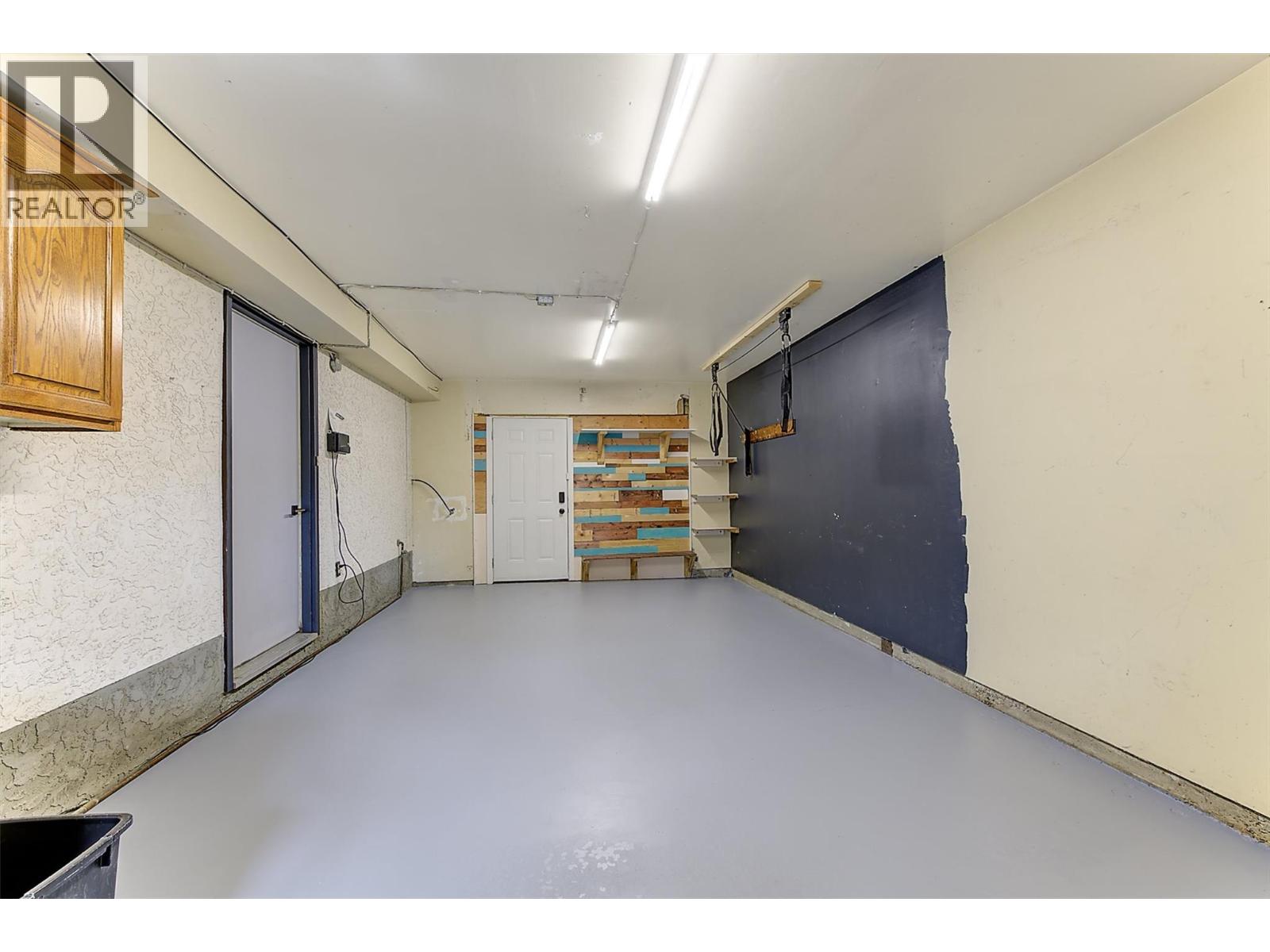 1392 Elm Street - 31