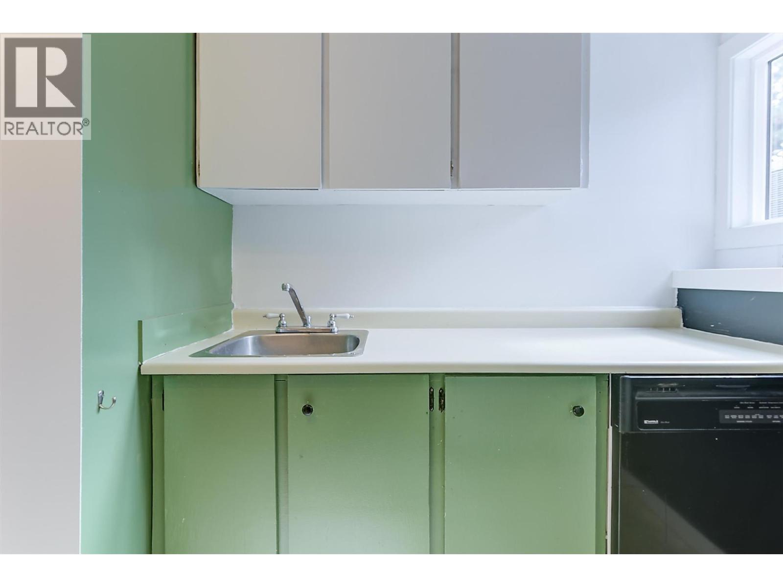 1392 Elm Street - 25
